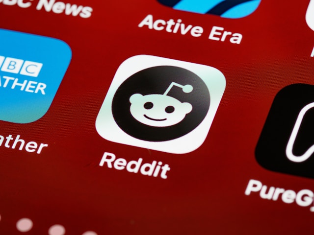 Brands Are Paying to Fake Reddit Threads for AI Citations. Smart Strategy or Costly Mistake?